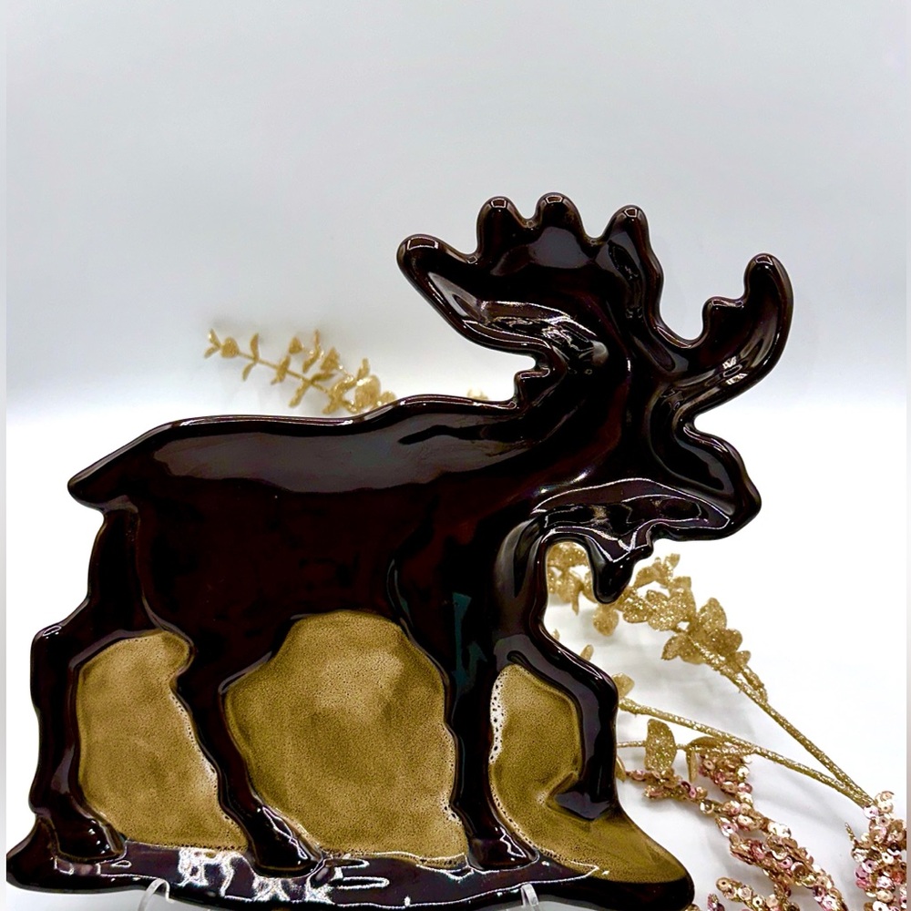 Moose Dish 9.5 X 9.5". Cabin, Animal Decor.
